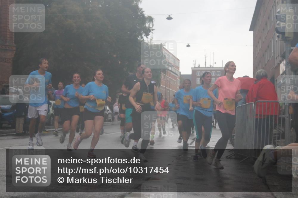 13.09.2026 - Kiel Lauf Markus Tischler http://msf.ph/oto/10317454 13.09.2026 10:48:06 Fleethörn 747, 753 meine-sportfotos.de