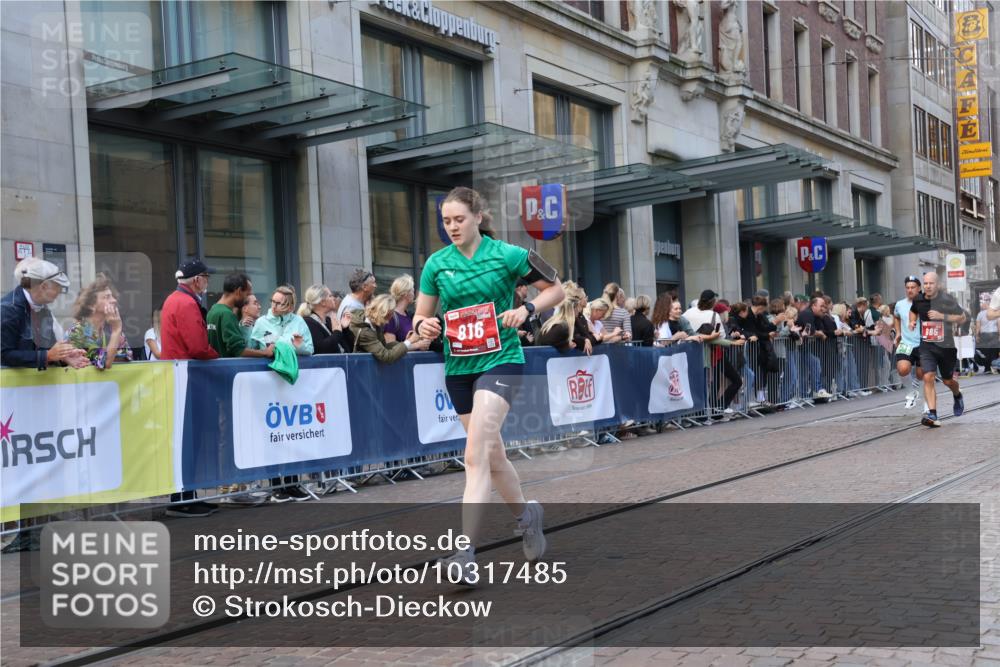 13.09.2026 - 21. swb-Marathon Bremen Strokosch-Dieckow http://msf.ph/oto/10317485 13.09.2026 13:16:45 Ziel 385, 1970, 2052, 2319, 3246, 3706, 3961, 4137, 4156, 4805, 6049, 6624, 6704, 6759, 6819, 6953, 7284, 7297, 7387, 8111, 8418, 8858, 472, 675, 696, 734, 816, 827, 985, 1076, 1162, 2473, 2474, 2604, 2809, 3716, 4135, 4137, 4485, 5255, 5772, 6367, 6531, 6535, 7053, 7387, 7603, 7801, 7875, 8171, 8288 meine-sportfotos.de