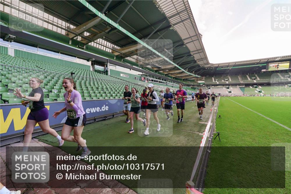13.09.2026 - 21. swb-Marathon Bremen Michael Burmester http://msf.ph/oto/10317571 13.09.2026 13:15:07 Laufen im Stadion 143, 263, 266, 300, 414, 460, 598, 631, 768, 956, 1008, 1047, 1392, 1408, 1573, 1818, 1819, 1874, 2013, 2024, 2035, 2218, 2233, 2235, 2314, 2359, 2385, 2386, 2387, 2412, 2457, 2466, 2468, 2484, 2494, 2521, 2540, 2564, 2667, 2690, 2691, 2693, 2737, 2760, 2783, 2829, 2838, 2859, 2861, 2865, 2874, 2887, 2958, 2978, 3001, 3075, 3111, 3157, 3165, 3185, 3209, 3237, 3265, 3304, 3355, 3378, 3382, 3405, 3428, 3486, 3653, 3661, 3670, 3680, 3829, 4034, 4080, 4306, 703 meine-sportfotos.de
