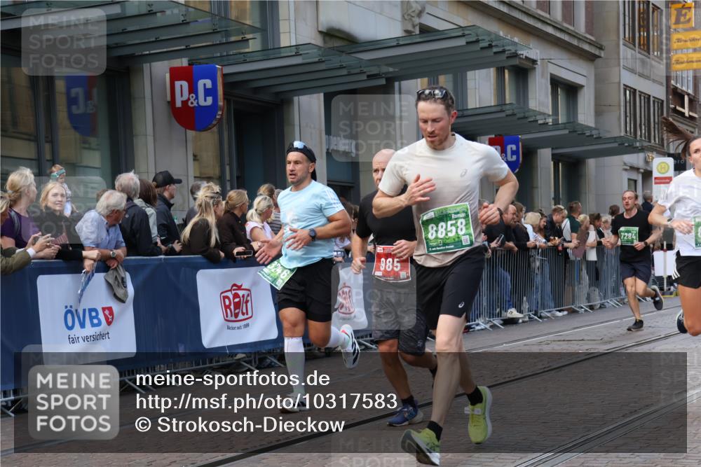 13.09.2026 - 21. swb-Marathon Bremen Strokosch-Dieckow http://msf.ph/oto/10317583 13.09.2026 13:16:47 Ziel 385, 1970, 2052, 2319, 3246, 3706, 4156, 4805, 6049, 6624, 6704, 6759, 6819, 6953, 7284, 7297, 8111, 8418, 8858, 472, 675, 696, 734, 816, 827, 985, 1076, 1162, 2473, 2474, 2604, 2809, 3716, 3961, 4135, 4137, 4485, 5255, 5772, 6367, 6531, 6535, 7053, 7387, 7603, 7875, 8171, 8288 meine-sportfotos.de
