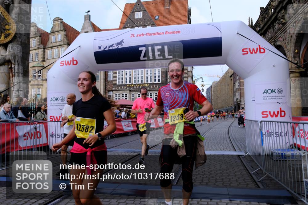 13.09.2026 - 21. swb-Marathon Bremen Tim E. http://msf.ph/oto/10317688 13.09.2026 10:57:32 Ziel 10166, 10226, 10517, 10518, 10578, 10687, 10700, 10772, 10969, 11236, 11292, 11484, 11609, 11667, 12263, 12382, 12383, 12400, 12411 meine-sportfotos.de