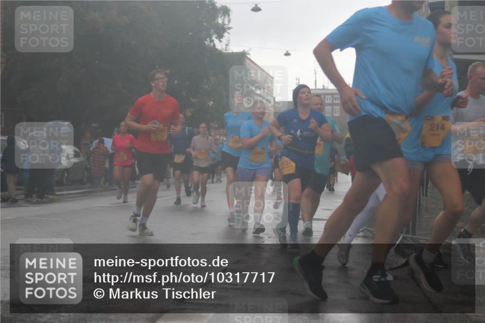 13.09.2026 - Kiel Lauf Markus Tischler http://msf.ph/oto/10317717 13.09.2026 10:48:28 Fleethörn 3929, 12092, 1737, 214, 8779 meine-sportfotos.de