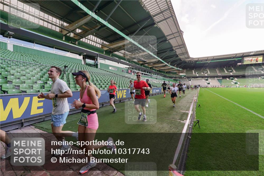 13.09.2026 - 21. swb-Marathon Bremen Michael Burmester http://msf.ph/oto/10317743 13.09.2026 13:15:25 Laufen im Stadion 143, 263, 266, 300, 414, 460, 598, 612, 653, 768, 956, 1008, 1047, 1392, 1408, 1573, 1818, 1819, 1874, 2013, 2024, 2218, 2233, 2235, 2314, 2351, 2359, 2385, 2386, 2466, 2468, 2484, 2494, 2521, 2564, 2664, 2667, 2678, 2690, 2691, 2698, 2737, 2760, 2783, 2799, 2829, 2838, 2846, 2859, 2861, 2865, 2874, 2887, 2958, 2978, 3001, 3075, 3133, 3157, 3165, 3185, 3237, 3265, 3331, 3355, 3378, 3382, 3405, 3428, 3486, 3512, 3653, 3670, 3680, 3829, 4034, 4080, 4306, 703 meine-sportfotos.de