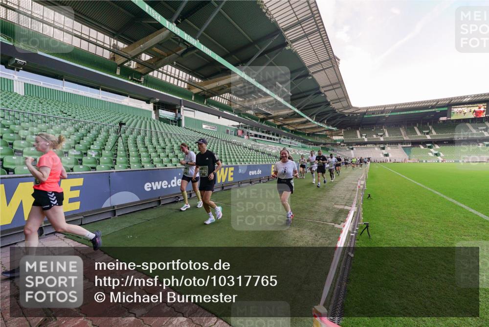 13.09.2026 - 21. swb-Marathon Bremen Michael Burmester http://msf.ph/oto/10317765 13.09.2026 13:15:26 Laufen im Stadion 143, 231, 263, 266, 300, 414, 460, 598, 612, 653, 768, 956, 1008, 1047, 1392, 1408, 1573, 1818, 1819, 1874, 2013, 2024, 2218, 2233, 2235, 2314, 2351, 2359, 2385, 2386, 2466, 2468, 2484, 2494, 2521, 2564, 2664, 2667, 2678, 2690, 2691, 2698, 2737, 2760, 2783, 2799, 2829, 2838, 2846, 2859, 2861, 2865, 2874, 2887, 2958, 2978, 3001, 3075, 3133, 3157, 3165, 3185, 3237, 3265, 3331, 3355, 3378, 3382, 3405, 3428, 3486, 3512, 3653, 3670, 3680, 3829, 4034, 4080, 4306, 703 meine-sportfotos.de