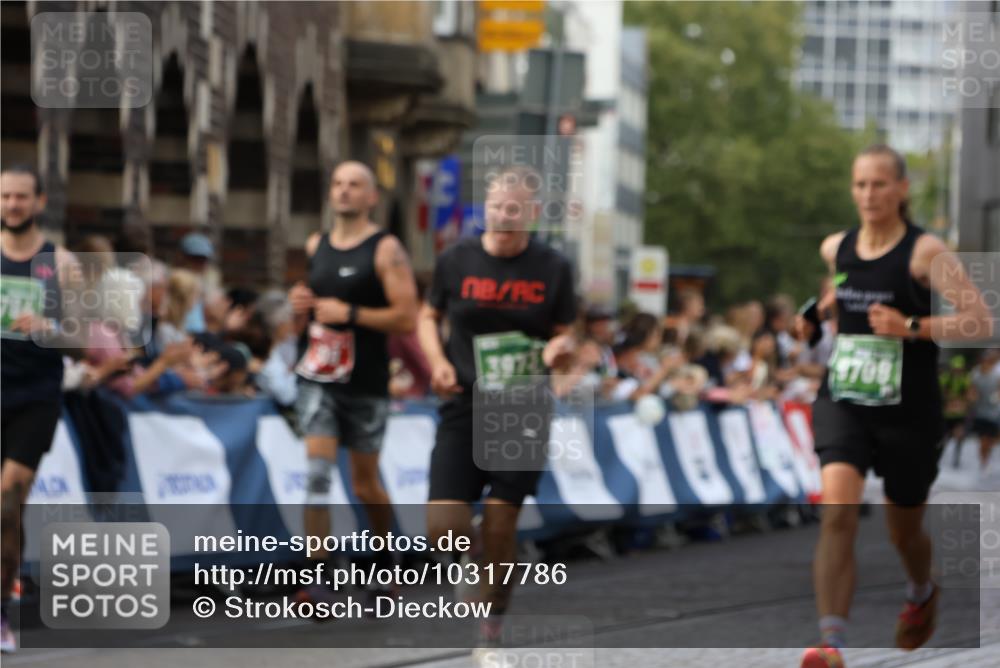 13.09.2026 - 21. swb-Marathon Bremen Strokosch-Dieckow http://msf.ph/oto/10317786 13.09.2026 13:06:58 Ziel 508, 521, 788, 1009, 1770, 1921, 2832, 3910, 4777, 5238, 6784, 6951, 7590, 8580, 1540, 1863, 3794, 3973, 6053, 7636, 7876, 9708, 9927 meine-sportfotos.de