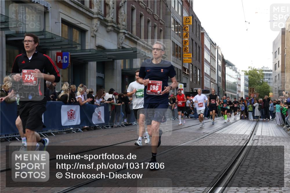 13.09.2026 - 21. swb-Marathon Bremen Strokosch-Dieckow http://msf.ph/oto/10317806 13.09.2026 13:16:53 Ziel 842, 2052, 3148, 3246, 3706, 4156, 4805, 6095, 6624, 6704, 6734, 6759, 6953, 7284, 8111, 8418, 8858, 385, 472, 675, 696, 734, 816, 827, 985, 1970, 2319, 2473, 2474, 2809, 3706, 3716, 3961, 4135, 4137, 4485, 5255, 5772, 6049, 6367, 6531, 6535, 6819, 7297, 7387, 7875 meine-sportfotos.de