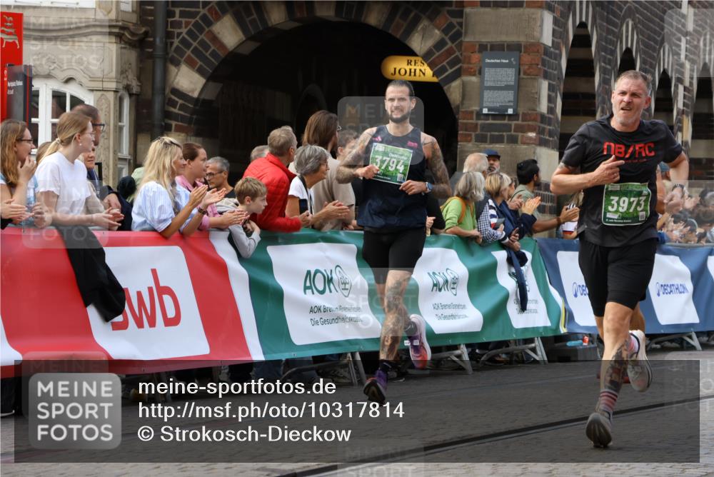 13.09.2026 - 21. swb-Marathon Bremen Strokosch-Dieckow http://msf.ph/oto/10317814 13.09.2026 13:07:00 Ziel 508, 521, 788, 1009, 1770, 1921, 2832, 3127, 3910, 4574, 4777, 5238, 6784, 6951, 8580, 1540, 1863, 3794, 3973, 6053, 7636, 7876, 8980, 9927 meine-sportfotos.de