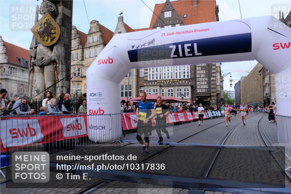 13.09.2026 - 21. swb-Marathon Bremen Tim E. http://msf.ph/oto/10317836 13.09.2026 10:57:35 Ziel 10166, 10226, 10300, 10394, 10517, 10518, 10578, 10687, 10700, 10969, 11236, 11292, 11484, 11498, 11609, 11667, 12037, 12263, 12382, 12383, 12400, 12411 meine-sportfotos.de