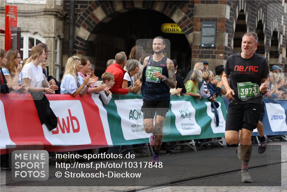 13.09.2026 - 21. swb-Marathon Bremen Strokosch-Dieckow http://msf.ph/oto/10317848 13.09.2026 13:07:00 Ziel 508, 521, 788, 1009, 1770, 1921, 2832, 3127, 3910, 4574, 4777, 5238, 6784, 6951, 8580, 1540, 1863, 3794, 3973, 6053, 7636, 7876, 8980, 9927 meine-sportfotos.de