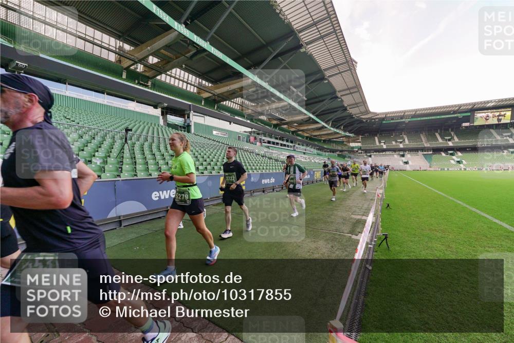 13.09.2026 - 21. swb-Marathon Bremen Michael Burmester http://msf.ph/oto/10317855 13.09.2026 13:15:36 Laufen im Stadion 143, 231, 263, 266, 300, 414, 598, 612, 653, 768, 956, 1008, 1047, 1185, 1312, 1818, 1819, 1874, 2013, 2218, 2235, 2314, 2351, 2359, 2385, 2386, 2466, 2468, 2484, 2494, 2579, 2664, 2667, 2678, 2690, 2691, 2698, 2737, 2760, 2783, 2799, 2829, 2838, 2846, 2859, 2861, 2865, 2874, 2887, 2958, 2978, 3001, 3075, 3133, 3157, 3165, 3185, 3237, 3265, 3331, 3355, 3382, 3387, 3428, 3486, 3512, 3670, 3680, 3829, 4034, 4080, 4306, 703 meine-sportfotos.de