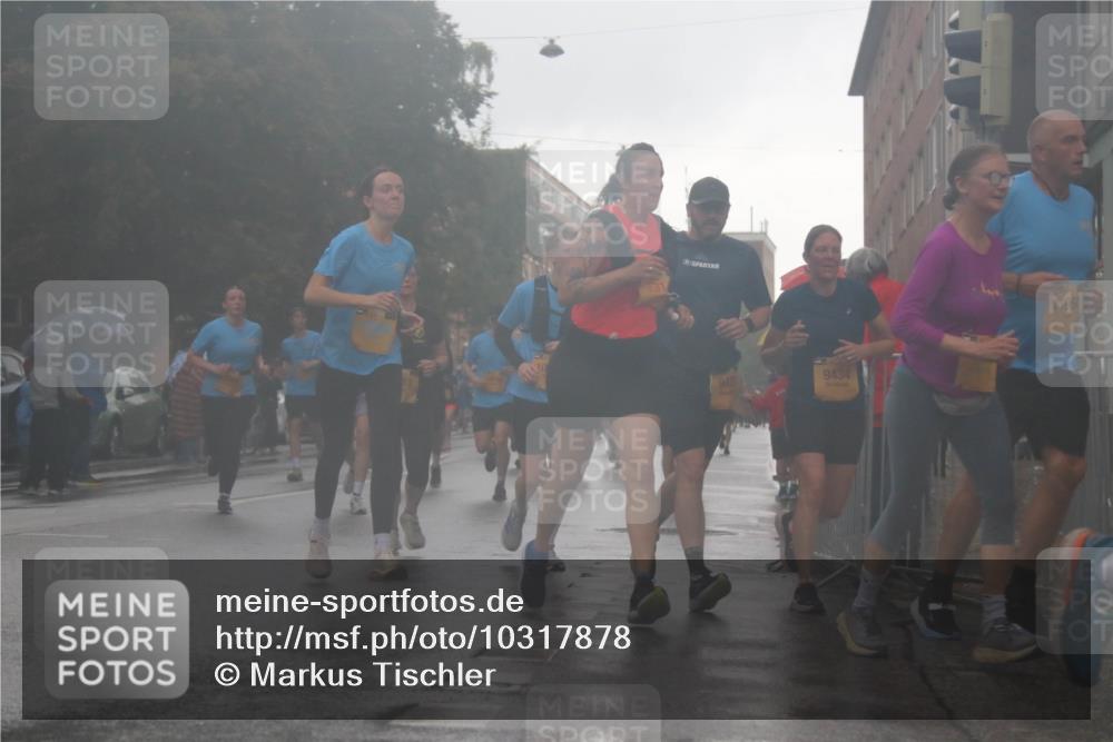 13.09.2026 - Kiel Lauf Markus Tischler http://msf.ph/oto/10317878 13.09.2026 10:48:38 Fleethörn 9436, 9434, 1196 meine-sportfotos.de