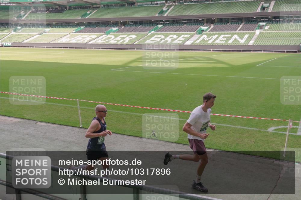 13.09.2026 - 21. swb-Marathon Bremen Michael Burmester http://msf.ph/oto/10317896 13.09.2026 12:53:14 Laufen im Stadion 102, 107, 145, 235, 313, 376, 472, 541, 560, 615, 616, 675, 683, 696, 740, 755, 792, 816, 863, 982, 985, 987, 1033, 1056, 1076, 1207, 1232, 1252, 1297, 1419, 1433, 1445, 1468, 1492, 1528, 1542, 1551, 1646, 1664, 1704, 1707, 1814, 1955, 2007, 2008, 2043, 2055, 2203, 2280, 2350, 2362, 2401, 2422, 2454, 2480, 2498, 2499, 2623, 2767, 2820, 2847, 2858, 2882, 2971, 2997, 3085, 3149, 3236, 3336, 3362, 3413, 3448, 3566, 3830, 3899, 3988, 4283, 4475, 4573, 4605, 5152 meine-sportfotos.de