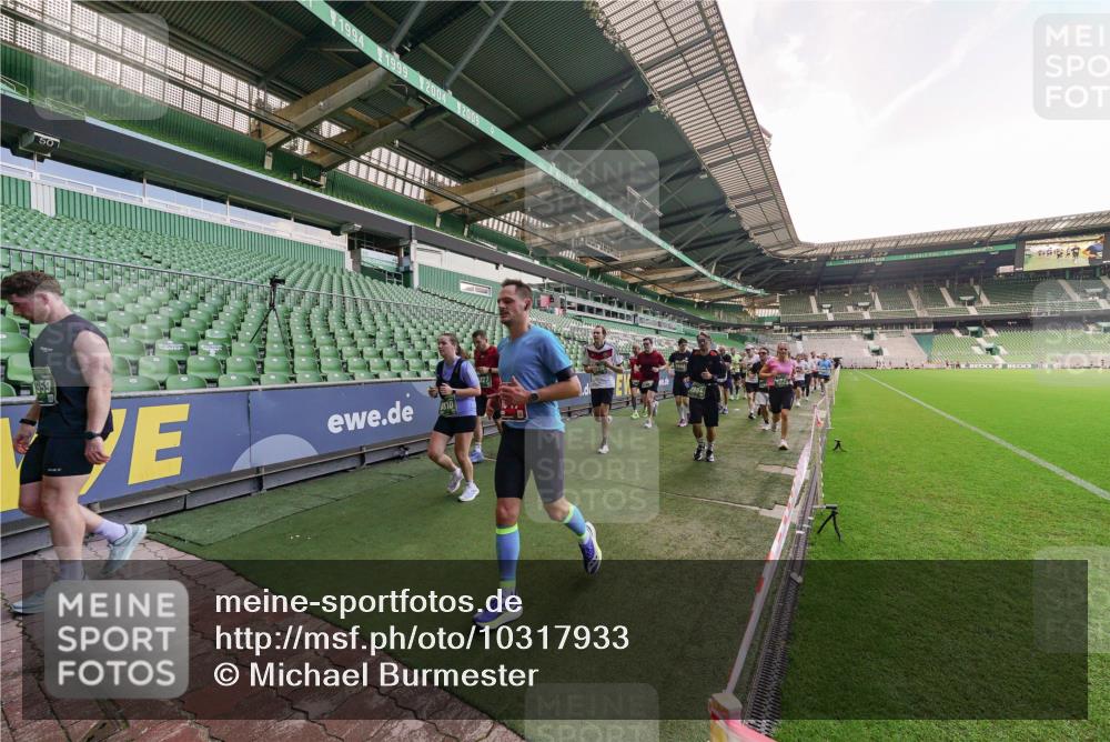 13.09.2026 - 21. swb-Marathon Bremen Michael Burmester http://msf.ph/oto/10317933 13.09.2026 13:15:45 Laufen im Stadion 143, 153, 231, 263, 266, 300, 414, 598, 612, 653, 1008, 1047, 1185, 1312, 1465, 1539, 1818, 1819, 1874, 2013, 2218, 2235, 2314, 2351, 2359, 2363, 2385, 2386, 2466, 2468, 2484, 2494, 2579, 2664, 2667, 2678, 2690, 2691, 2698, 2737, 2760, 2778, 2783, 2799, 2838, 2846, 2859, 2861, 2865, 2874, 2958, 2974, 2978, 3001, 3075, 3133, 3157, 3165, 3185, 3237, 3265, 3331, 3355, 3382, 3387, 3486, 3512, 3670, 3680, 3829, 4034, 4080, 4306, 703 meine-sportfotos.de