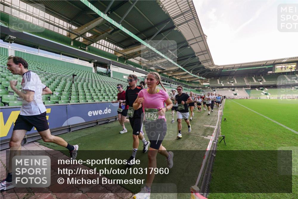 13.09.2026 - 21. swb-Marathon Bremen Michael Burmester http://msf.ph/oto/10317960 13.09.2026 13:15:47 Laufen im Stadion 143, 153, 231, 263, 266, 300, 414, 598, 612, 653, 1008, 1047, 1185, 1312, 1465, 1539, 1818, 1819, 1874, 2013, 2218, 2235, 2314, 2351, 2359, 2363, 2385, 2386, 2466, 2468, 2484, 2494, 2579, 2664, 2667, 2678, 2690, 2691, 2698, 2737, 2760, 2778, 2783, 2799, 2838, 2846, 2859, 2861, 2865, 2874, 2958, 2974, 2978, 3001, 3075, 3133, 3157, 3165, 3185, 3237, 3265, 3331, 3355, 3382, 3387, 3486, 3512, 3670, 3680, 3829, 4034, 4080, 4306, 703 meine-sportfotos.de