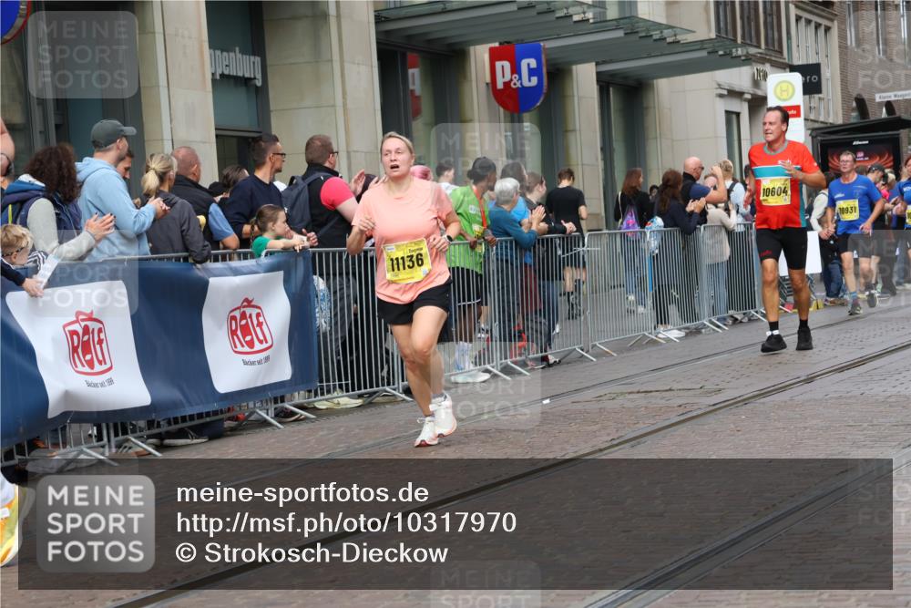 13.09.2026 - 21. swb-Marathon Bremen Strokosch-Dieckow http://msf.ph/oto/10317970 13.09.2026 10:57:50 Ziel 10249, 10494, 10530, 10543, 10559, 10604, 10673, 10750, 10798, 10826, 10828, 10903, 10914, 10931, 10932, 11120, 11131, 11136, 11202, 11295, 11332, 11388, 11420, 11752, 11863, 11884, 11906, 11952, 12017, 12386, 12387, 12441, 12482, 12551, 10078, 10177, 10460, 10565, 10707, 10728, 11106, 11153, 11245, 11480, 11532, 11568, 11824, 11856, 11965, 11966, 12222, 12228, 12231, 12264, 12427 meine-sportfotos.de
