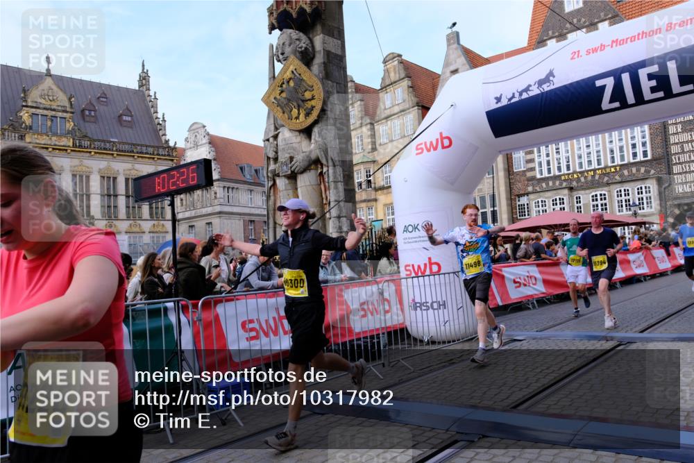 13.09.2026 - 21. swb-Marathon Bremen Tim E. http://msf.ph/oto/10317982 13.09.2026 10:57:43 Ziel 10177, 10226, 10300, 10394, 10517, 10518, 10687, 11106, 11365, 11480, 11498, 11609, 11734, 11965, 11966, 12037, 12111, 12263, 12372, 12382, 12383, 12400, 12411 meine-sportfotos.de