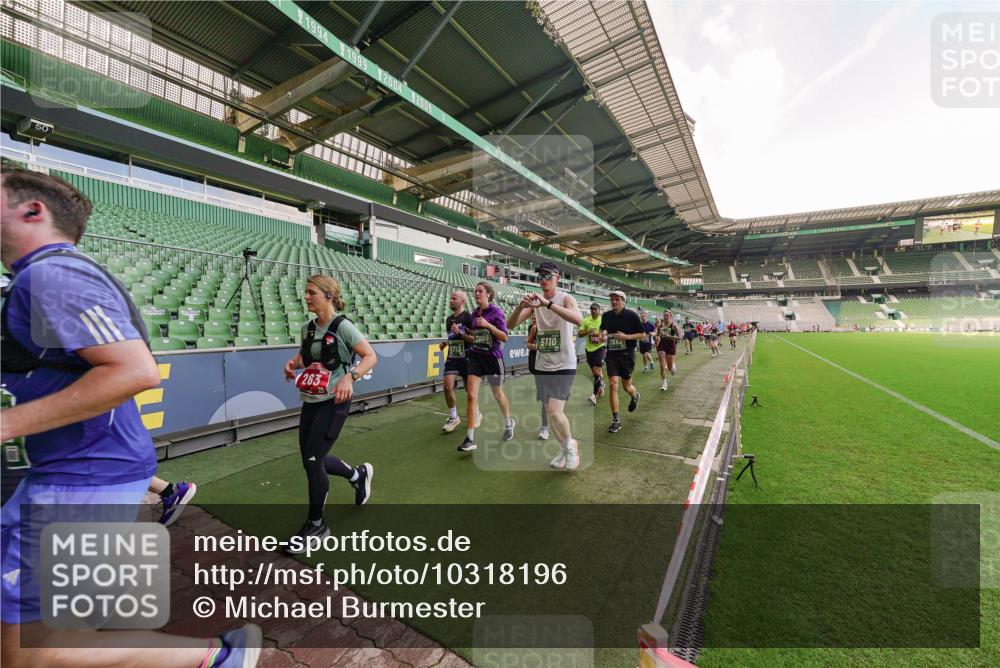 13.09.2026 - 21. swb-Marathon Bremen Michael Burmester http://msf.ph/oto/10318196 13.09.2026 13:16:07 Laufen im Stadion 134, 143, 153, 231, 263, 266, 267, 271, 300, 414, 598, 612, 653, 990, 1047, 1185, 1312, 1465, 1539, 1825, 1874, 1987, 2013, 2218, 2235, 2259, 2351, 2359, 2363, 2381, 2385, 2386, 2466, 2468, 2484, 2494, 2562, 2579, 2664, 2667, 2678, 2690, 2691, 2698, 2737, 2760, 2778, 2783, 2797, 2799, 2846, 2859, 2861, 2865, 2874, 2958, 2974, 2996, 3001, 3075, 3133, 3157, 3165, 3185, 3237, 3265, 3331, 3355, 3366, 3382, 3387, 3486, 3501, 3512, 3670, 3680, 3829, 4034, 4306, 703 meine-sportfotos.de