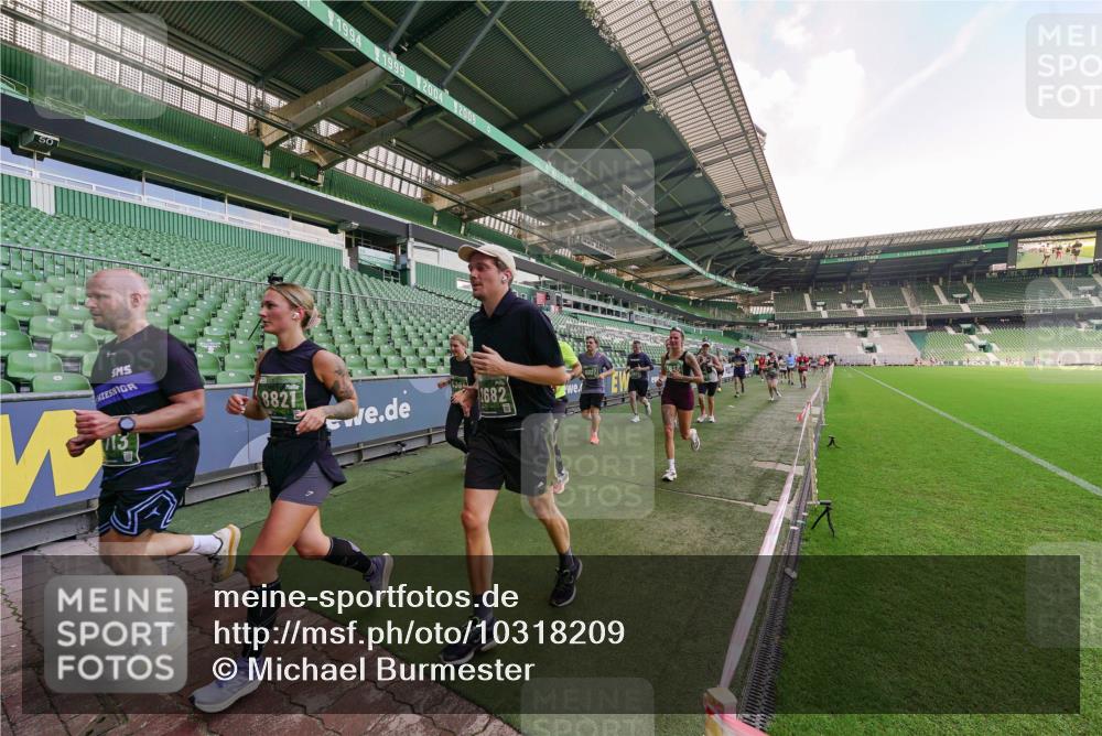 13.09.2026 - 21. swb-Marathon Bremen Michael Burmester http://msf.ph/oto/10318209 13.09.2026 13:16:09 Laufen im Stadion 134, 143, 153, 231, 263, 266, 267, 271, 300, 414, 598, 612, 653, 990, 1047, 1185, 1312, 1465, 1539, 1825, 1874, 1987, 2013, 2218, 2235, 2259, 2351, 2359, 2363, 2381, 2385, 2386, 2466, 2468, 2484, 2494, 2562, 2579, 2664, 2667, 2678, 2690, 2691, 2698, 2737, 2760, 2778, 2783, 2797, 2799, 2821, 2846, 2859, 2861, 2865, 2874, 2958, 2974, 2996, 3001, 3075, 3133, 3157, 3165, 3185, 3213, 3237, 3265, 3331, 3355, 3366, 3382, 3387, 3486, 3501, 3512, 3670, 3680, 3829, 4034, 4306, 703 meine-sportfotos.de