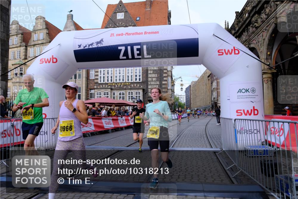 13.09.2026 - 21. swb-Marathon Bremen Tim E. http://msf.ph/oto/10318213 13.09.2026 10:57:49 Ziel 10177, 10226, 10300, 10394, 10517, 10518, 11106, 11245, 11365, 11480, 11498, 11609, 11734, 11965, 11966, 12037, 12111, 12222, 12372 meine-sportfotos.de