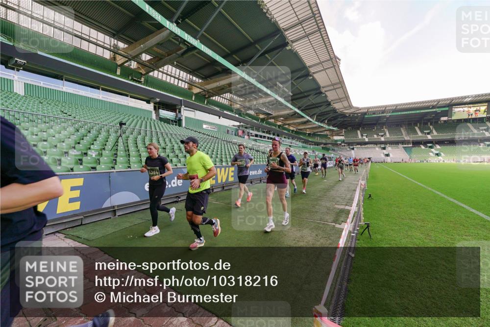 13.09.2026 - 21. swb-Marathon Bremen Michael Burmester http://msf.ph/oto/10318216 13.09.2026 13:16:09 Laufen im Stadion 134, 143, 153, 231, 263, 266, 267, 271, 300, 414, 598, 612, 653, 990, 1047, 1185, 1312, 1465, 1539, 1825, 1874, 1987, 2013, 2218, 2235, 2259, 2351, 2359, 2363, 2381, 2385, 2386, 2466, 2468, 2484, 2494, 2562, 2579, 2664, 2667, 2678, 2690, 2691, 2698, 2737, 2760, 2778, 2783, 2797, 2799, 2821, 2846, 2859, 2861, 2865, 2874, 2958, 2974, 2996, 3001, 3075, 3133, 3157, 3165, 3185, 3213, 3237, 3265, 3331, 3355, 3366, 3382, 3387, 3486, 3501, 3512, 3670, 3680, 3829, 4034, 4306, 703 meine-sportfotos.de