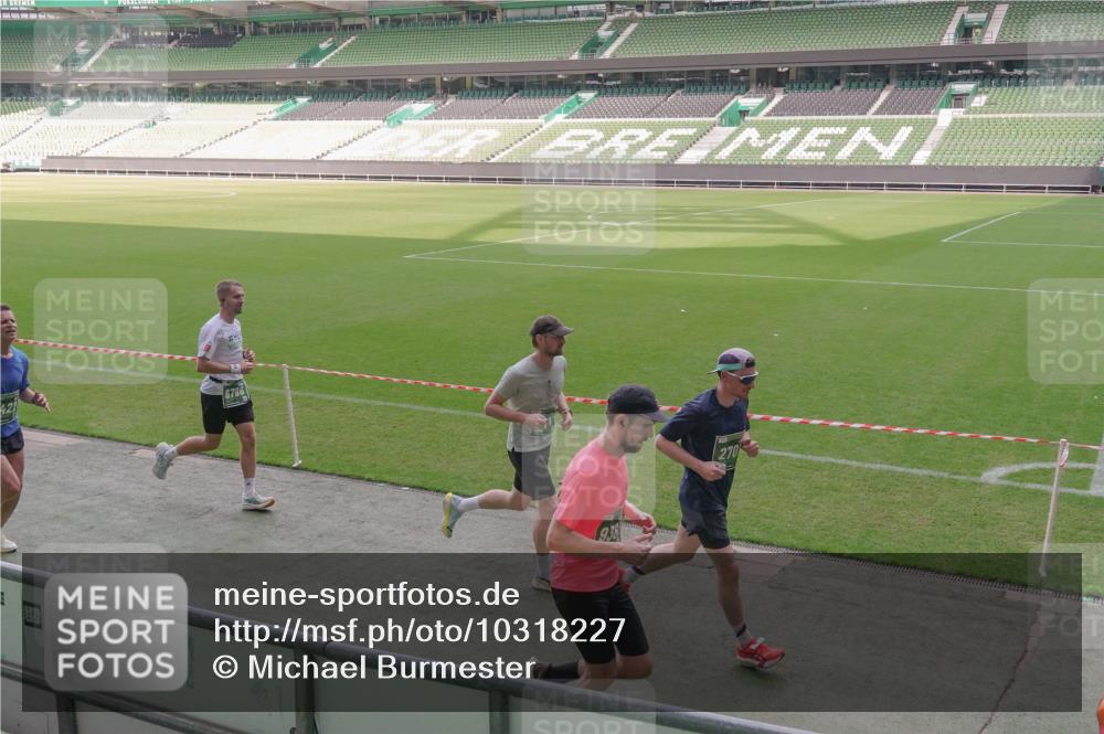 13.09.2026 - 21. swb-Marathon Bremen Michael Burmester http://msf.ph/oto/10318227 13.09.2026 12:53:33 Laufen im Stadion 102, 107, 145, 189, 313, 376, 385, 472, 481, 541, 560, 615, 616, 666, 675, 683, 696, 740, 755, 792, 816, 827, 982, 985, 987, 1033, 1056, 1076, 1207, 1232, 1252, 1297, 1419, 1433, 1445, 1468, 1528, 1542, 1551, 1631, 1646, 1658, 1664, 1704, 1707, 1814, 2007, 2043, 2055, 2203, 2280, 2350, 2362, 2401, 2422, 2454, 2480, 2498, 2499, 2623, 2701, 2767, 2820, 2824, 2858, 2882, 2913, 2962, 2971, 2997, 3054, 3085, 3149, 3236, 3336, 3362, 3413, 3448, 3830, 3988, 4283, 4475, 4605 meine-sportfotos.de