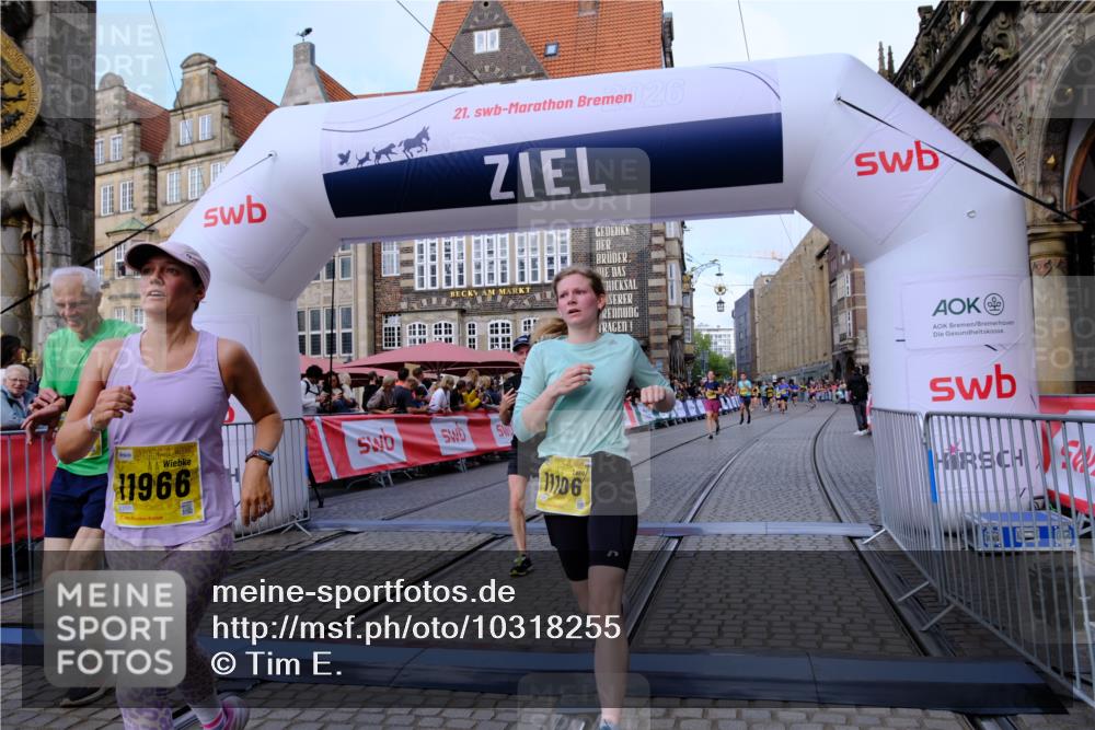13.09.2026 - 21. swb-Marathon Bremen Tim E. http://msf.ph/oto/10318255 13.09.2026 10:57:49 Ziel 10177, 10226, 10300, 10394, 10517, 10518, 11106, 11245, 11365, 11480, 11498, 11609, 11734, 11965, 11966, 12037, 12111, 12222, 12372 meine-sportfotos.de