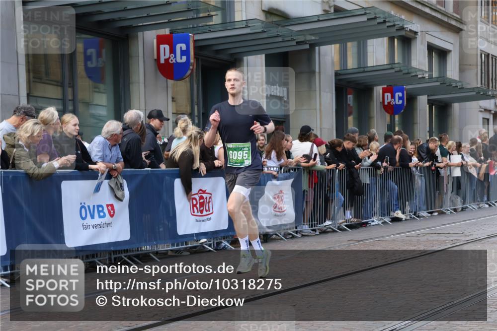 13.09.2026 - 21. swb-Marathon Bremen Strokosch-Dieckow http://msf.ph/oto/10318275 13.09.2026 13:17:04 Ziel 560, 842, 2008, 2052, 3148, 4805, 5550, 6095, 6624, 6734, 6759, 6803, 8100, 8253, 8418, 8446, 8532, 8714, 9075, 385, 472, 675, 734, 827, 1970, 2319, 2473, 2809, 3246, 3706, 3716, 3961, 4135, 4137, 4156, 5772, 6049, 6531, 6535, 6624, 6704, 6819, 6953, 7284, 7297, 7387, 8111, 8418, 8858 meine-sportfotos.de