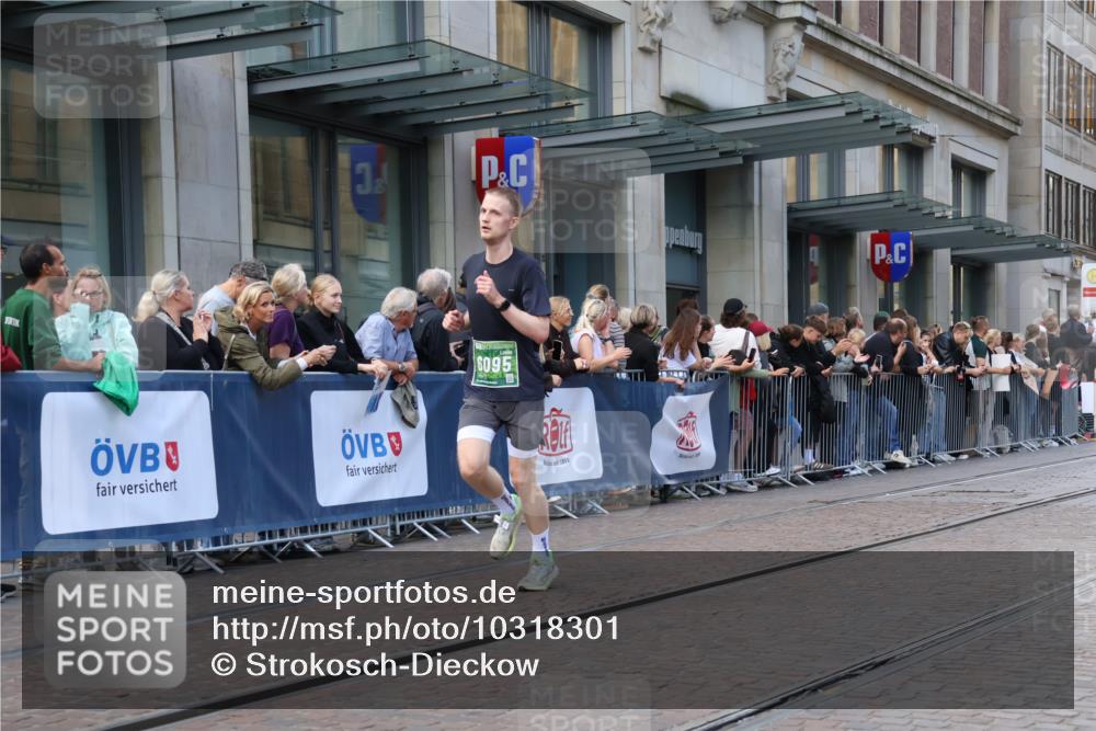 13.09.2026 - 21. swb-Marathon Bremen Strokosch-Dieckow http://msf.ph/oto/10318301 13.09.2026 13:17:04 Ziel 560, 842, 2008, 2052, 3148, 4805, 5550, 6095, 6624, 6734, 6759, 6803, 8100, 8253, 8418, 8446, 8532, 8714, 9075, 385, 472, 675, 734, 827, 1970, 2319, 2473, 2809, 3246, 3706, 3716, 3961, 4135, 4137, 4156, 5772, 6049, 6531, 6535, 6624, 6704, 6819, 6953, 7284, 7297, 7387, 8111, 8418, 8858 meine-sportfotos.de