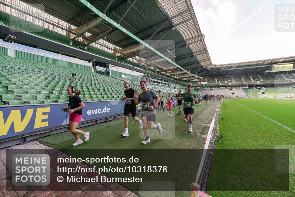 13.09.2026 - 21. swb-Marathon Bremen Michael Burmester http://msf.ph/oto/10318378 13.09.2026 13:16:28 Laufen im Stadion 134, 143, 153, 231, 263, 266, 267, 271, 449, 598, 612, 653, 990, 1057, 1185, 1312, 1465, 1539, 1813, 1825, 1874, 1987, 2013, 2067, 2218, 2235, 2259, 2351, 2359, 2363, 2381, 2385, 2386, 2466, 2468, 2484, 2532, 2550, 2562, 2579, 2586, 2664, 2667, 2678, 2698, 2760, 2778, 2783, 2797, 2799, 2821, 2846, 2859, 2874, 2958, 2974, 2996, 3001, 3075, 3104, 3133, 3157, 3165, 3185, 3195, 3213, 3237, 3265, 3331, 3366, 3382, 3387, 3479, 3486, 3501, 3506, 3512, 3670, 3829 meine-sportfotos.de