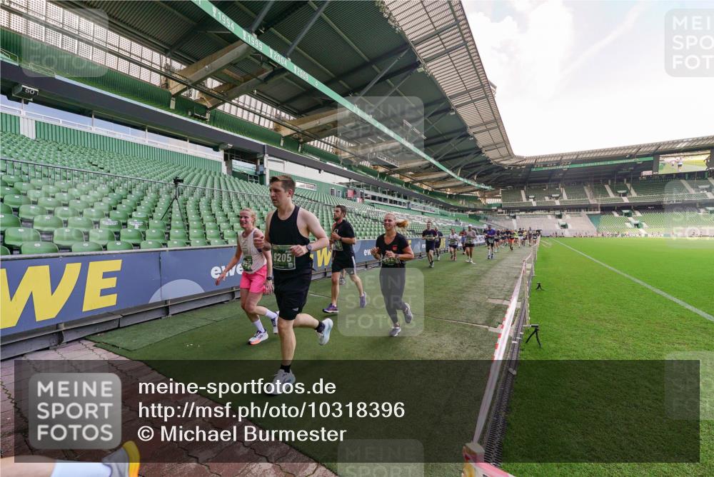 13.09.2026 - 21. swb-Marathon Bremen Michael Burmester http://msf.ph/oto/10318396 13.09.2026 13:16:30 Laufen im Stadion 134, 143, 153, 231, 263, 266, 267, 271, 449, 588, 598, 612, 653, 990, 1057, 1185, 1312, 1465, 1539, 1813, 1825, 1874, 1987, 2013, 2067, 2218, 2235, 2259, 2351, 2359, 2363, 2381, 2385, 2386, 2466, 2468, 2484, 2532, 2550, 2562, 2579, 2586, 2655, 2664, 2667, 2678, 2698, 2760, 2778, 2783, 2797, 2799, 2821, 2846, 2859, 2874, 2958, 2974, 2996, 3001, 3075, 3104, 3133, 3157, 3165, 3185, 3195, 3213, 3237, 3265, 3314, 3331, 3366, 3382, 3387, 3479, 3486, 3501, 3506, 3512, 3670, 3829 meine-sportfotos.de