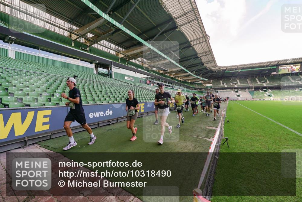 13.09.2026 - 21. swb-Marathon Bremen Michael Burmester http://msf.ph/oto/10318490 13.09.2026 13:16:41 Laufen im Stadion 134, 143, 153, 231, 263, 267, 271, 449, 588, 598, 612, 653, 990, 1057, 1185, 1312, 1465, 1539, 1813, 1825, 1874, 1987, 2013, 2067, 2096, 2218, 2259, 2351, 2363, 2381, 2385, 2386, 2389, 2468, 2532, 2550, 2562, 2579, 2586, 2655, 2664, 2667, 2678, 2698, 2760, 2778, 2783, 2797, 2799, 2821, 2846, 2859, 2874, 2974, 2984, 2996, 3001, 3075, 3104, 3133, 3157, 3165, 3185, 3195, 3213, 3237, 3265, 3314, 3331, 3366, 3382, 3387, 3479, 3486, 3501, 3506, 3512, 3829 meine-sportfotos.de
