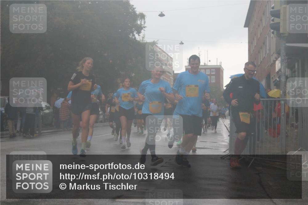 13.09.2026 - Kiel Lauf Markus Tischler http://msf.ph/oto/10318494 13.09.2026 10:49:30 Fleethörn 035, 2806, 3879, 6161, 11 meine-sportfotos.de