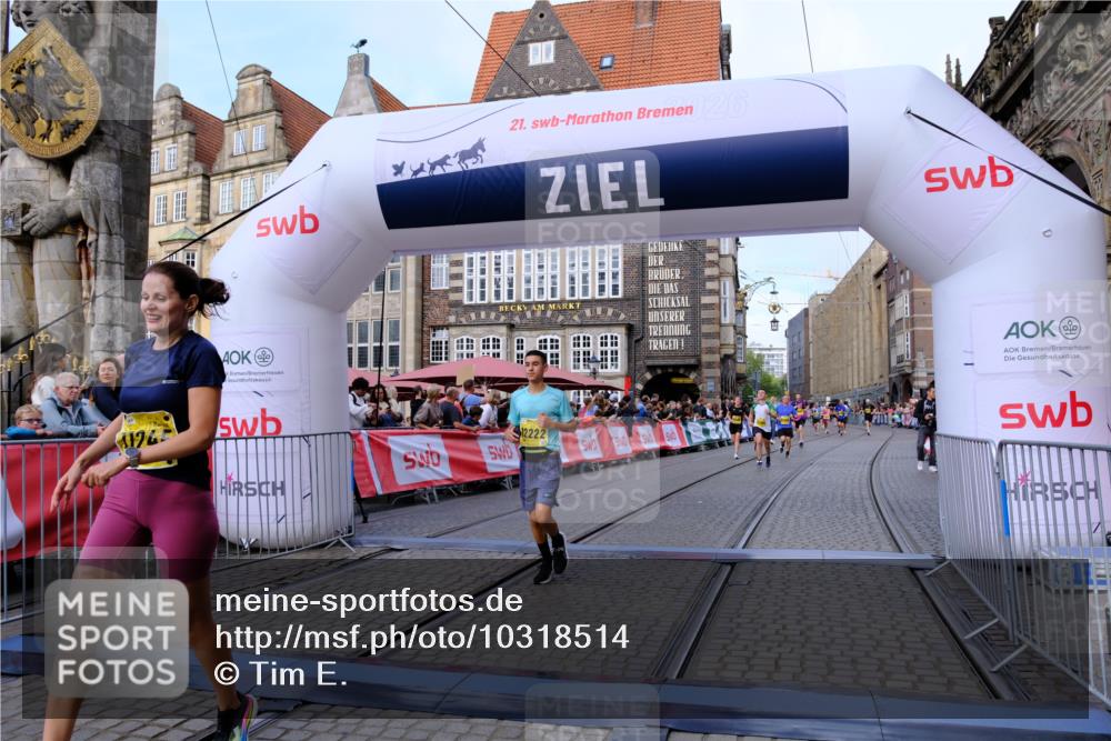 13.09.2026 - 21. swb-Marathon Bremen Tim E. http://msf.ph/oto/10318514 13.09.2026 10:57:55 Ziel 10177, 10394, 10460, 11106, 11153, 11245, 11365, 11480, 11532, 11568, 11734, 11965, 11966, 12037, 12111, 12222, 12228, 12264, 12372 meine-sportfotos.de