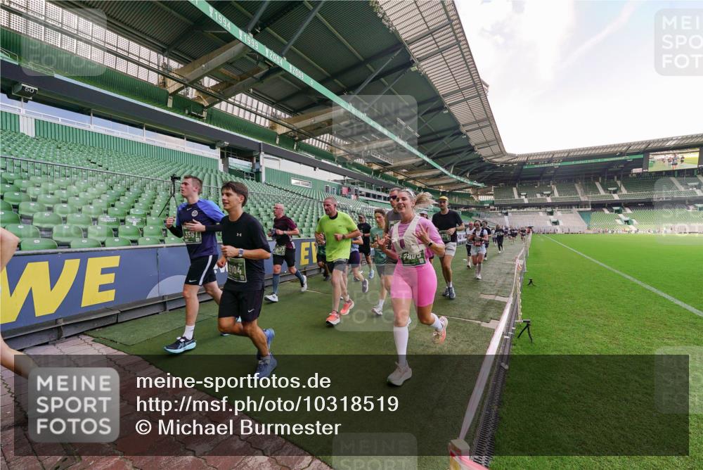13.09.2026 - 21. swb-Marathon Bremen Michael Burmester http://msf.ph/oto/10318519 13.09.2026 13:16:44 Laufen im Stadion 134, 143, 153, 231, 263, 267, 271, 449, 588, 598, 612, 653, 990, 1057, 1185, 1312, 1465, 1539, 1813, 1825, 1874, 1987, 2013, 2067, 2096, 2218, 2259, 2351, 2363, 2381, 2385, 2386, 2389, 2419, 2468, 2532, 2550, 2562, 2579, 2586, 2655, 2664, 2667, 2678, 2698, 2760, 2778, 2783, 2797, 2799, 2821, 2846, 2859, 2874, 2974, 2984, 2996, 3001, 3075, 3104, 3133, 3157, 3165, 3185, 3195, 3213, 3237, 3265, 3314, 3331, 3366, 3382, 3387, 3431, 3479, 3486, 3501, 3506, 3512 meine-sportfotos.de