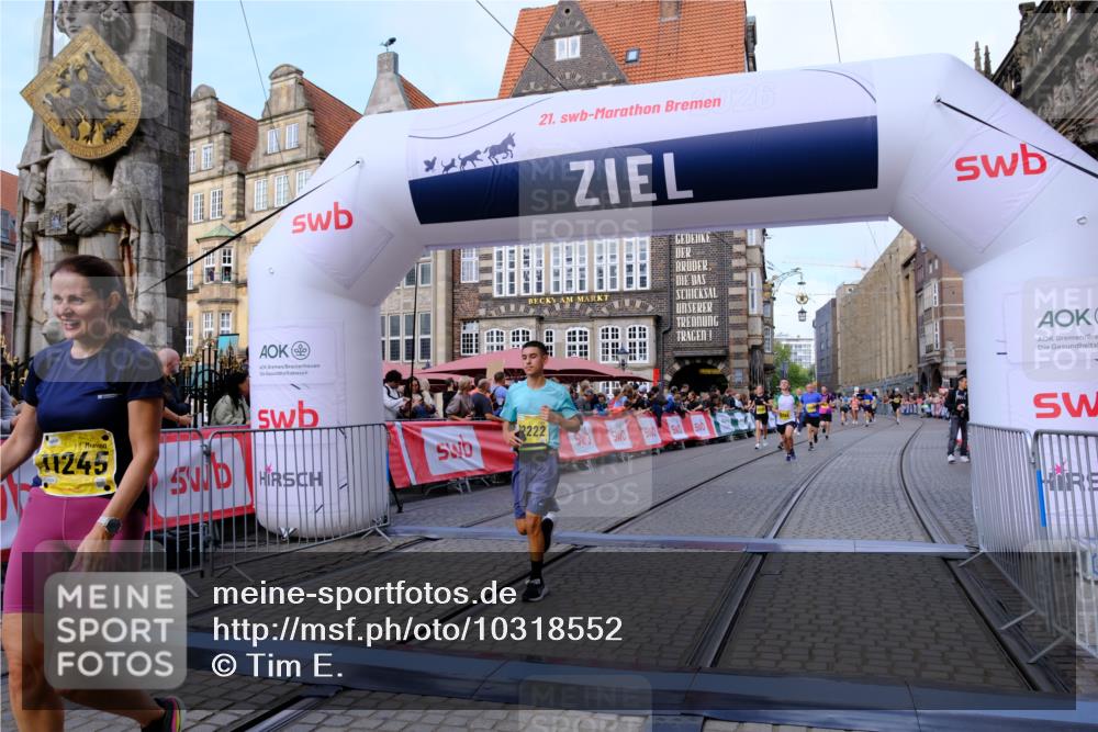 13.09.2026 - 21. swb-Marathon Bremen Tim E. http://msf.ph/oto/10318552 13.09.2026 10:57:55 Ziel 10177, 10394, 10460, 11106, 11153, 11245, 11365, 11480, 11532, 11568, 11734, 11965, 11966, 12037, 12111, 12222, 12228, 12264, 12372 meine-sportfotos.de