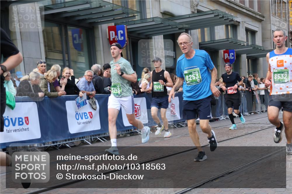 13.09.2026 - 21. swb-Marathon Bremen Strokosch-Dieckow http://msf.ph/oto/10318563 13.09.2026 13:17:13 Ziel 560, 771, 842, 1297, 2008, 2234, 2812, 3148, 3760, 4171, 4498, 4499, 4620, 5041, 5550, 6095, 6734, 6803, 7901, 8100, 8250, 8253, 8446, 8532, 8714, 9075, 9400, 9505, 13107, 385, 1970, 2052, 2319, 3246, 3706, 4156, 4805, 6049, 6624, 6704, 6759, 6819, 6953, 7284, 7297, 8111, 8418, 8858 meine-sportfotos.de