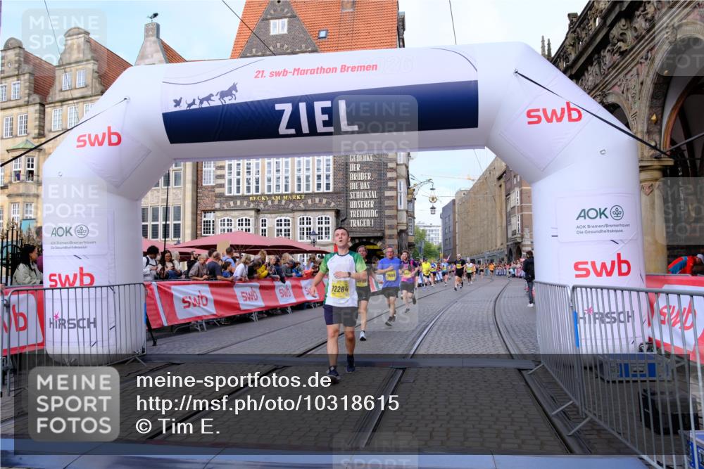 13.09.2026 - 21. swb-Marathon Bremen Tim E. http://msf.ph/oto/10318615 13.09.2026 10:57:59 Ziel 10177, 10460, 10707, 10728, 11106, 11153, 11245, 11480, 11532, 11568, 11856, 11965, 11966, 12222, 12228, 12231, 12264, 12427, 12555 meine-sportfotos.de