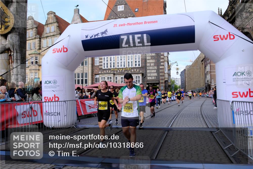 13.09.2026 - 21. swb-Marathon Bremen Tim E. http://msf.ph/oto/10318666 13.09.2026 10:58:00 Ziel 10460, 10707, 10728, 11106, 11153, 11245, 11532, 11568, 11856, 11965, 11966, 12222, 12228, 12231, 12264, 12427, 12555 meine-sportfotos.de
