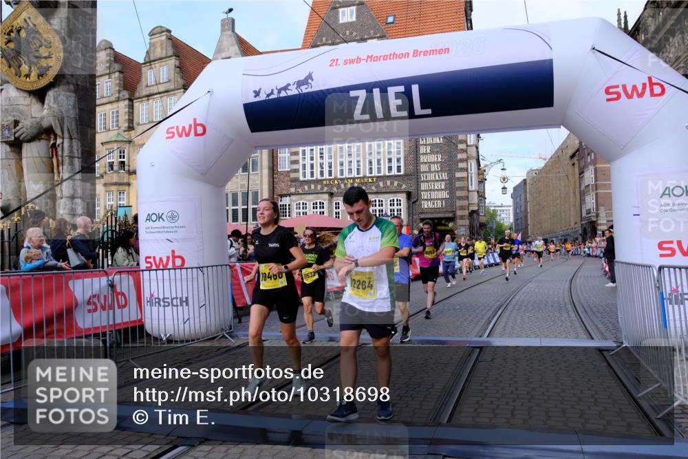 13.09.2026 - 21. swb-Marathon Bremen Tim E. http://msf.ph/oto/10318698 13.09.2026 10:58:00 Ziel 10460, 10707, 10728, 11106, 11153, 11245, 11532, 11568, 11856, 11965, 11966, 12222, 12228, 12231, 12264, 12427, 12555 meine-sportfotos.de