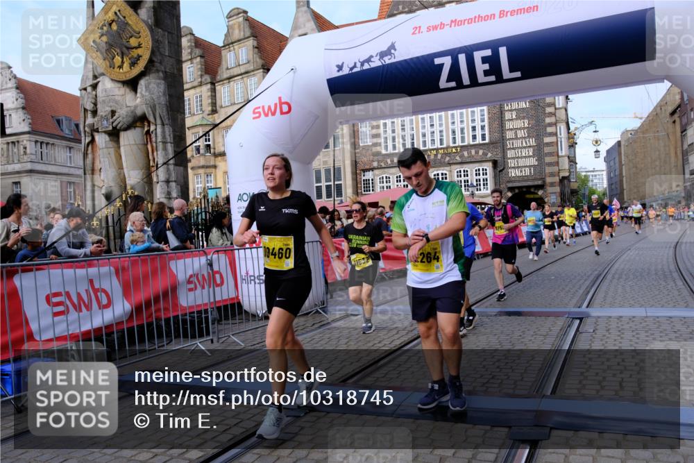 13.09.2026 - 21. swb-Marathon Bremen Tim E. http://msf.ph/oto/10318745 13.09.2026 10:58:01 Ziel 10078, 10460, 10565, 10707, 10728, 11153, 11245, 11532, 11568, 11824, 11856, 11965, 12222, 12228, 12231, 12264, 12427, 12555 meine-sportfotos.de