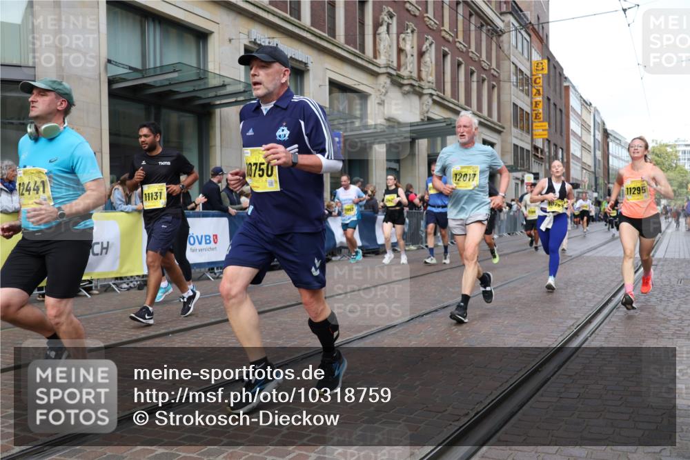 13.09.2026 - 21. swb-Marathon Bremen Strokosch-Dieckow http://msf.ph/oto/10318759 13.09.2026 10:58:08 Ziel 10249, 10530, 10750, 10798, 10878, 10879, 11004, 11120, 11131, 11152, 11189, 11202, 11384, 11388, 11403, 11420, 11455, 11686, 11750, 11906, 11952, 11953, 11955, 12017, 12092, 12180, 12237, 12320, 12386, 12387, 12499, 12505, 12518, 10078, 10494, 10543, 10559, 10565, 10604, 10673, 10707, 10728, 10826, 10828, 10903, 10914, 10931, 10932, 11136, 11295, 11332, 11752, 11824, 11856, 11863, 11884, 12231, 12427, 12441, 12482, 12551 meine-sportfotos.de