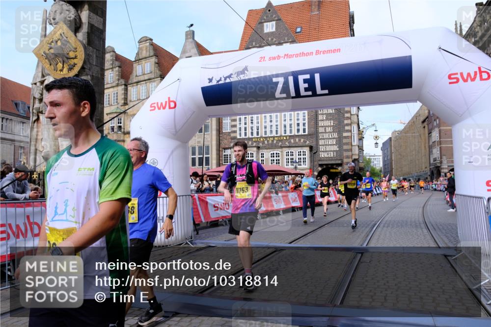 13.09.2026 - 21. swb-Marathon Bremen Tim E. http://msf.ph/oto/10318814 13.09.2026 10:58:02 Ziel 10078, 10460, 10565, 10707, 10728, 11153, 11245, 11532, 11568, 11824, 11856, 12222, 12228, 12231, 12264, 12427, 12555 meine-sportfotos.de