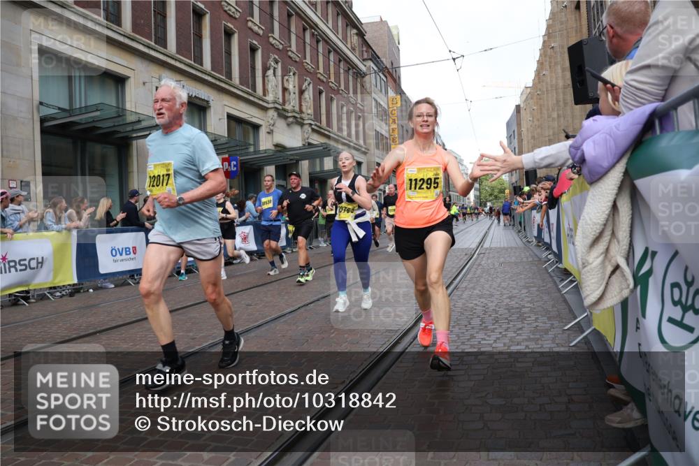 13.09.2026 - 21. swb-Marathon Bremen Strokosch-Dieckow http://msf.ph/oto/10318842 13.09.2026 10:58:09 Ziel 10249, 10530, 10750, 10798, 10878, 10879, 11004, 11030, 11120, 11131, 11152, 11189, 11202, 11384, 11388, 11403, 11420, 11455, 11686, 11750, 11906, 11952, 11953, 11955, 12017, 12092, 12180, 12237, 12320, 12386, 12387, 12499, 12505, 12518, 10078, 10494, 10543, 10559, 10565, 10604, 10673, 10707, 10728, 10798, 10826, 10828, 10903, 10914, 10931, 10932, 11136, 11295, 11332, 11388, 11752, 11824, 11856, 11863, 11884, 12231, 12386, 12387, 12427, 12441, 12482, 12551 meine-sportfotos.de