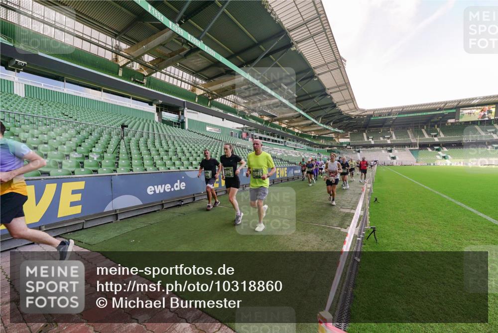 13.09.2026 - 21. swb-Marathon Bremen Michael Burmester http://msf.ph/oto/10318860 13.09.2026 13:17:17 Laufen im Stadion 134, 153, 231, 267, 271, 311, 404, 449, 588, 598, 612, 653, 732, 837, 990, 1057, 1185, 1312, 1424, 1425, 1465, 1539, 1790, 1813, 1825, 1844, 1987, 2013, 2056, 2067, 2096, 2259, 2351, 2358, 2363, 2381, 2389, 2419, 2468, 2532, 2550, 2562, 2579, 2586, 2601, 2647, 2655, 2664, 2678, 2698, 2778, 2797, 2799, 2821, 2846, 2893, 2974, 2984, 2996, 3001, 3104, 3133, 3146, 3180, 3195, 3210, 3213, 3237, 3314, 3331, 3337, 3366, 3387, 3421, 3431, 3479, 3501, 3506, 3512, 3548, 3633, 3654 meine-sportfotos.de