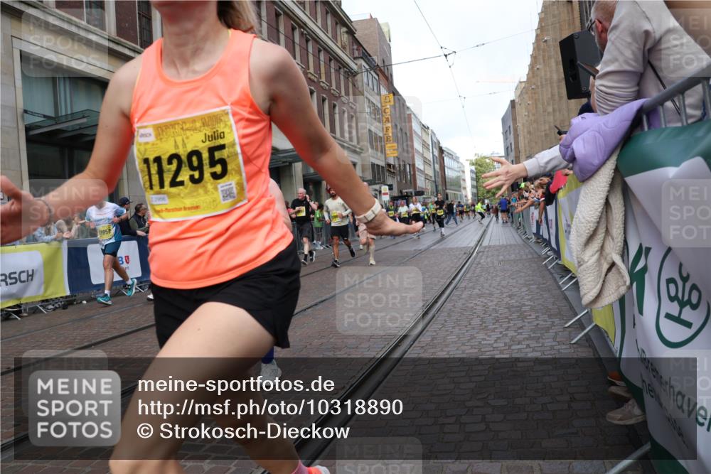 13.09.2026 - 21. swb-Marathon Bremen Strokosch-Dieckow http://msf.ph/oto/10318890 13.09.2026 10:58:10 Ziel 10249, 10530, 10750, 10878, 10879, 11004, 11030, 11120, 11131, 11152, 11189, 11202, 11384, 11403, 11420, 11455, 11686, 11750, 11906, 11952, 11953, 11955, 12017, 12092, 12180, 12237, 12320, 12499, 12505, 12518, 10078, 10494, 10543, 10559, 10565, 10604, 10673, 10707, 10728, 10750, 10798, 10826, 10828, 10903, 10914, 10931, 10932, 11136, 11295, 11332, 11388, 11752, 11824, 11856, 11863, 11884, 12017, 12231, 12386, 12387, 12427, 12441, 12482, 12551 meine-sportfotos.de