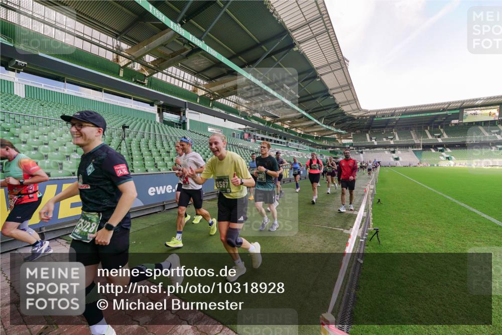 13.09.2026 - 21. swb-Marathon Bremen Michael Burmester http://msf.ph/oto/10318928 13.09.2026 13:17:23 Laufen im Stadion 134, 153, 231, 267, 271, 311, 404, 449, 588, 612, 732, 753, 837, 990, 1057, 1185, 1312, 1424, 1425, 1465, 1539, 1790, 1813, 1825, 1844, 1868, 1987, 2056, 2067, 2096, 2259, 2351, 2357, 2358, 2363, 2381, 2389, 2419, 2532, 2550, 2562, 2579, 2586, 2601, 2647, 2655, 2664, 2678, 2698, 2778, 2797, 2799, 2821, 2846, 2880, 2893, 2974, 2984, 2996, 3104, 3133, 3146, 3180, 3195, 3210, 3213, 3314, 3331, 3337, 3366, 3387, 3421, 3431, 3476, 3479, 3501, 3506, 3537, 3548, 3633, 3654 meine-sportfotos.de