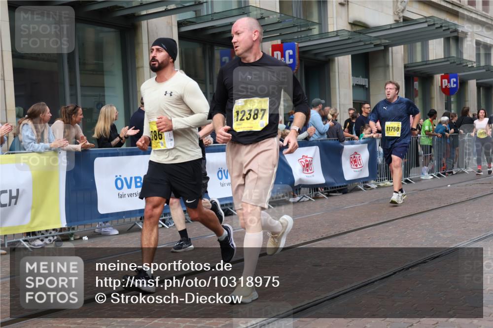 13.09.2026 - 21. swb-Marathon Bremen Strokosch-Dieckow http://msf.ph/oto/10318975 13.09.2026 10:58:12 Ziel 10530, 10878, 10879, 11004, 11030, 11131, 11152, 11189, 11202, 11384, 11403, 11455, 11686, 11750, 11906, 11953, 11955, 12092, 12180, 12237, 12320, 12499, 12505, 12518, 10078, 10249, 10494, 10530, 10543, 10559, 10565, 10604, 10673, 10750, 10798, 10826, 10828, 10903, 10914, 10931, 10932, 11120, 11131, 11136, 11295, 11332, 11388, 11420, 11752, 11824, 11863, 11884, 11952, 12017, 12386, 12387, 12441, 12482, 12551 meine-sportfotos.de