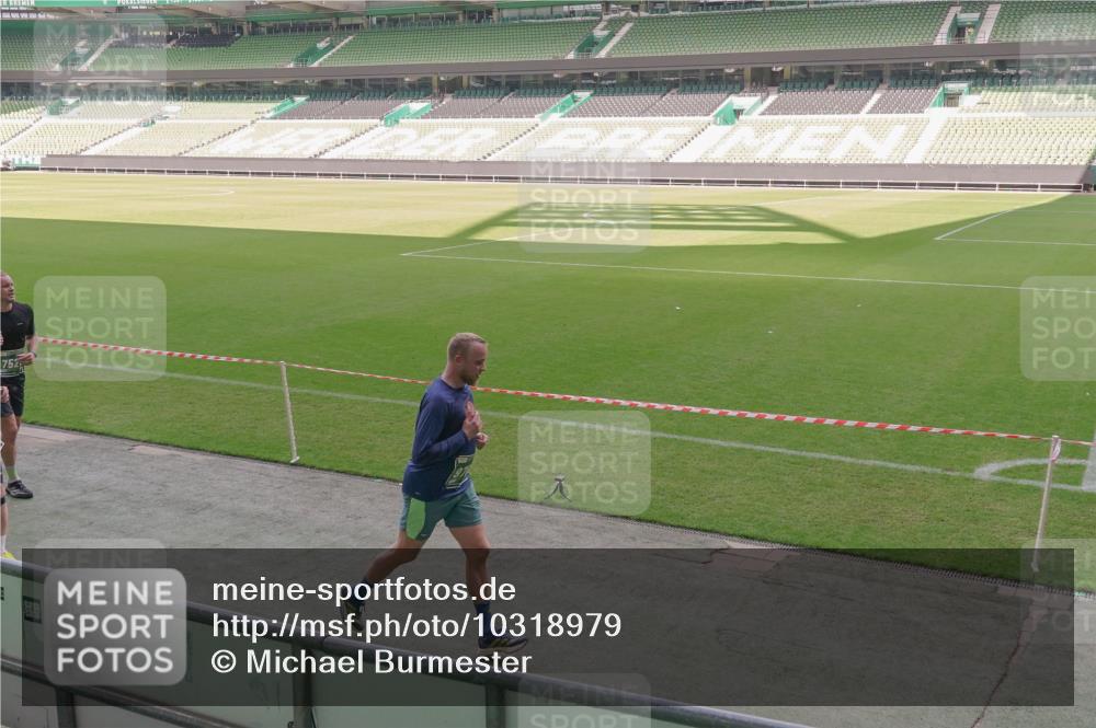 13.09.2026 - 21. swb-Marathon Bremen Michael Burmester http://msf.ph/oto/10318979 13.09.2026 12:54:08 Laufen im Stadion 102, 145, 161, 189, 201, 313, 376, 385, 461, 472, 481, 541, 560, 615, 616, 666, 675, 696, 740, 755, 816, 827, 982, 985, 987, 1053, 1056, 1076, 1207, 1419, 1433, 1445, 1468, 1528, 1551, 1631, 1658, 1664, 1704, 1707, 1814, 2055, 2280, 2350, 2362, 2390, 2401, 2422, 2454, 2474, 2499, 2623, 2701, 2733, 2801, 2820, 2824, 2858, 2870, 2882, 2913, 2922, 2962, 2971, 2997, 3012, 3054, 3134, 3175, 3206, 3236, 3241, 3356, 3357, 3362, 3413, 4605 meine-sportfotos.de