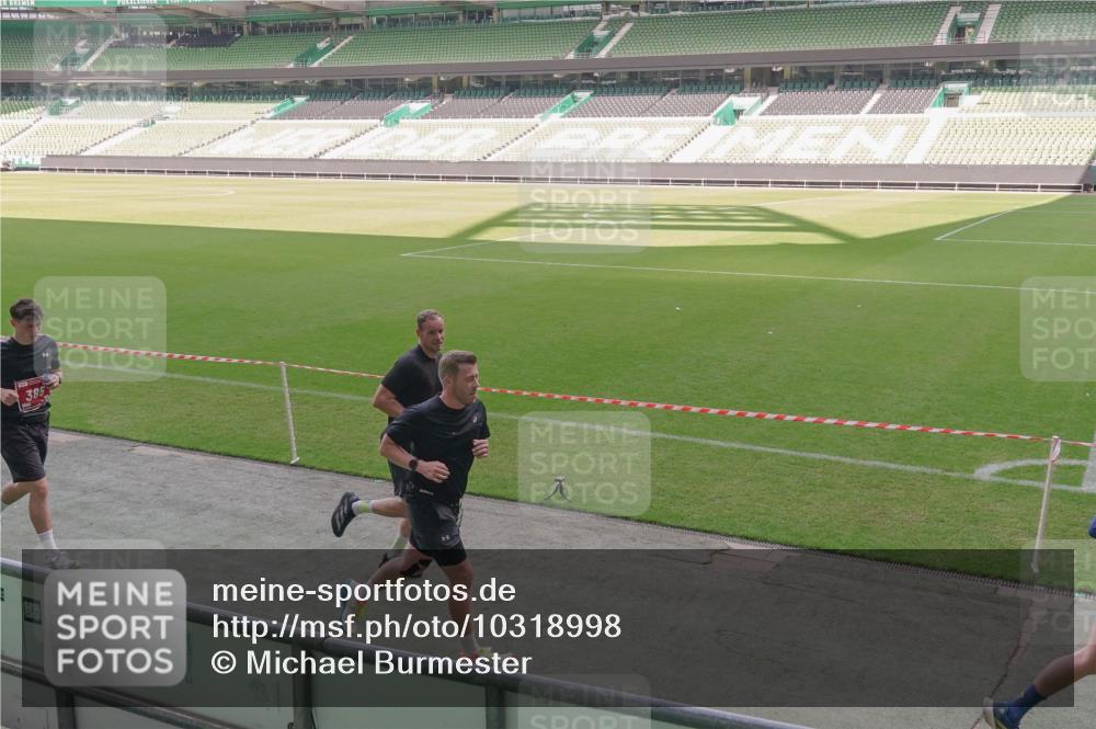 13.09.2026 - 21. swb-Marathon Bremen Michael Burmester http://msf.ph/oto/10318998 13.09.2026 12:54:09 Laufen im Stadion 102, 145, 161, 189, 201, 313, 376, 385, 461, 472, 481, 541, 560, 615, 616, 666, 675, 696, 740, 755, 816, 827, 982, 985, 987, 1053, 1056, 1076, 1207, 1419, 1433, 1445, 1468, 1528, 1551, 1599, 1631, 1658, 1664, 1704, 1707, 1814, 2055, 2280, 2350, 2362, 2383, 2390, 2401, 2422, 2454, 2474, 2499, 2623, 2701, 2733, 2801, 2820, 2824, 2858, 2870, 2882, 2913, 2922, 2962, 2971, 2997, 3012, 3054, 3134, 3175, 3206, 3236, 3241, 3356, 3357, 3362, 3413, 4605 meine-sportfotos.de