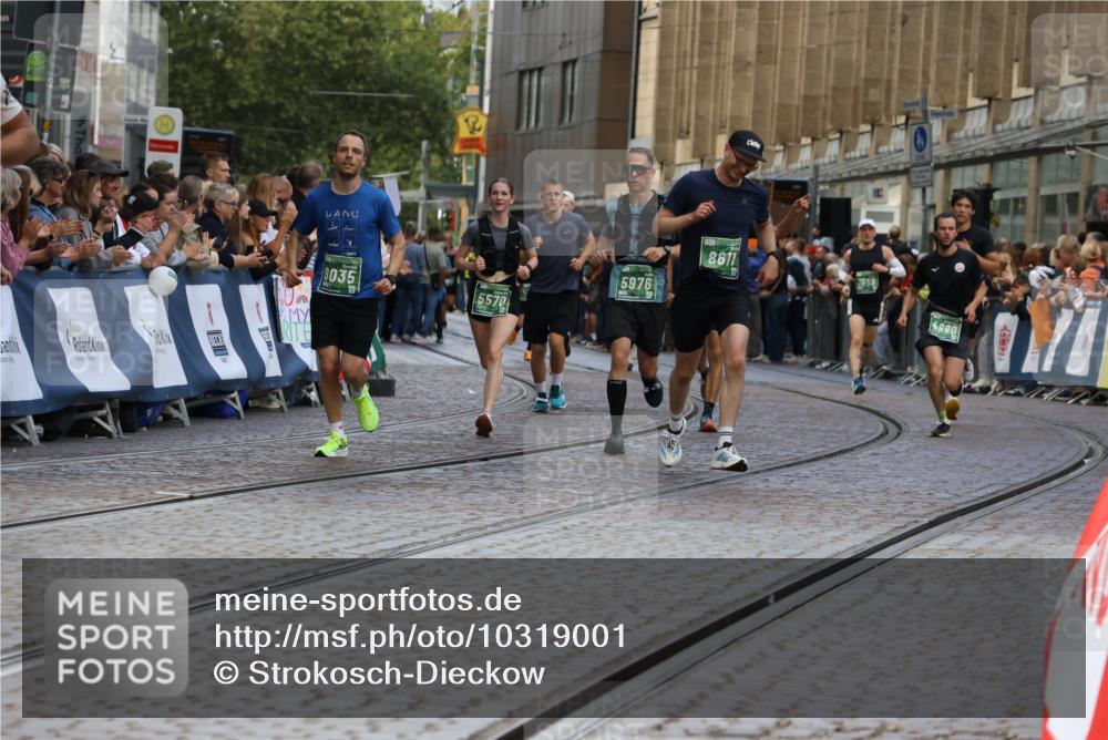 13.09.2026 - 21. swb-Marathon Bremen Strokosch-Dieckow http://msf.ph/oto/10319001 13.09.2026 13:07:32 Ziel 1540, 1863, 3043, 3118, 3794, 3973, 4808, 6053, 7636, 7876, 8980, 9927, 819, 969, 2135, 4852, 4990, 5570, 5976, 7558, 7803, 8611, 8737, 9035, 9356 meine-sportfotos.de